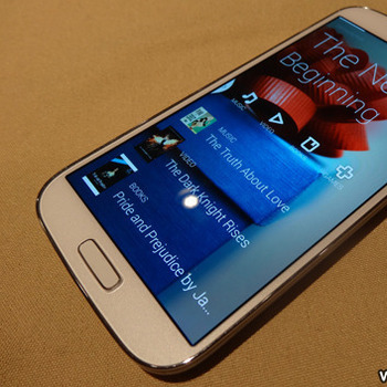 Factory Unlocked : Samsung Galaxy S4 64GB .